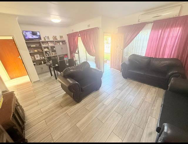 2 BEDROOM HOUSE FOR SALE IN VANDERBIJLPARK CW 6